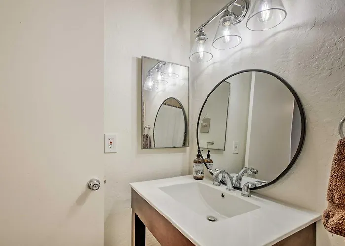 4 Mi To Asu: Lake-view W/ Patio, Pool Access Ferienhaus Tempe