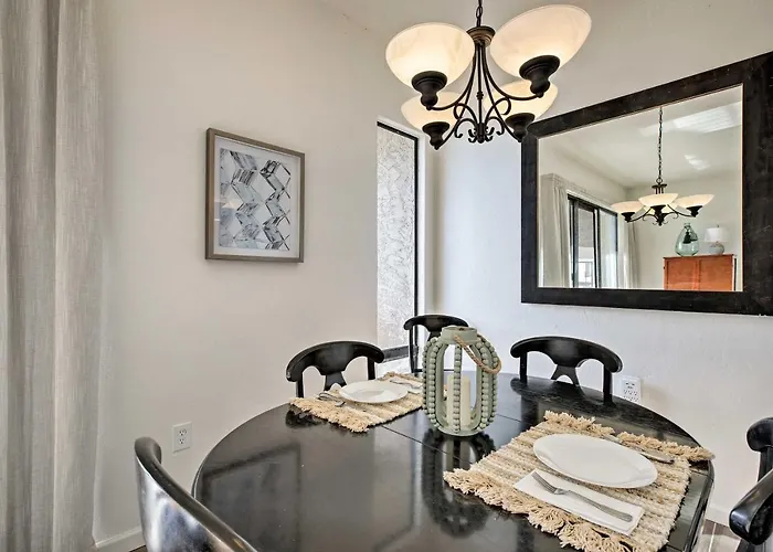 Ferienhaus 4 Mi To Asu: Lake-view W/ Patio, Pool Access Tempe